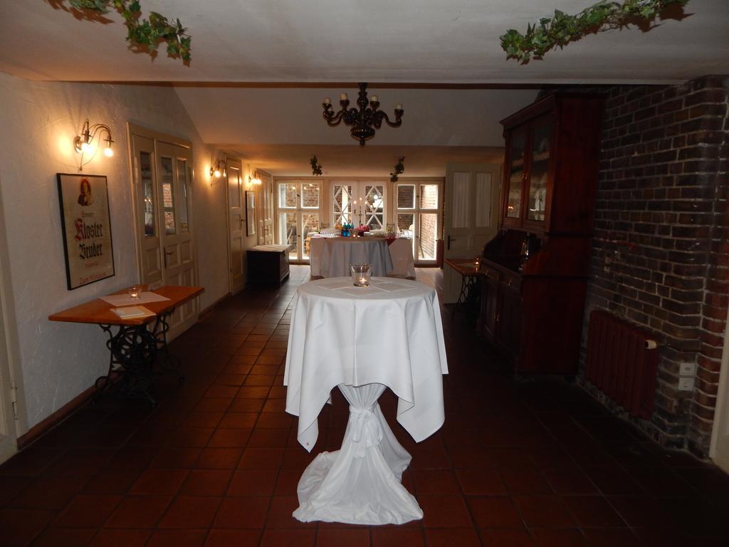 Hotel Alte Foersterei Kloster Zinna Bagian luar foto